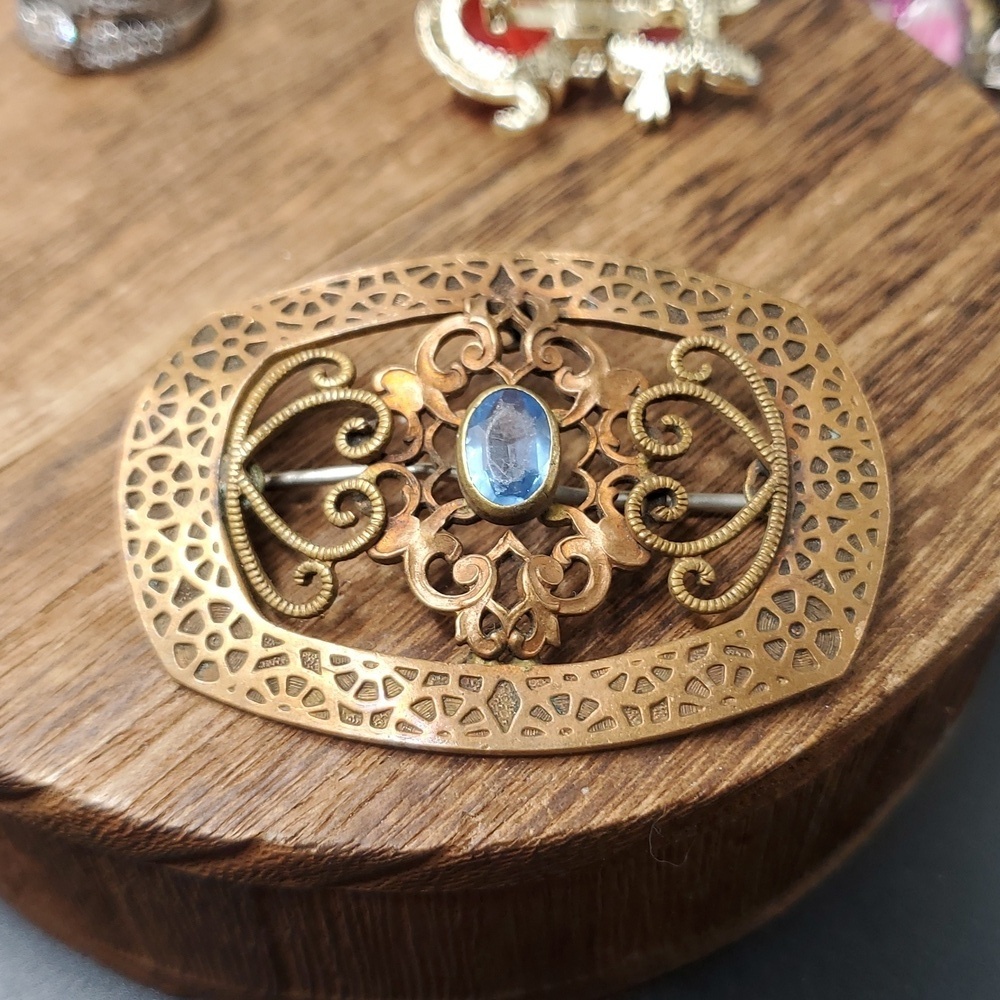 Edwardian blue glass‎ sash pin collectible B833